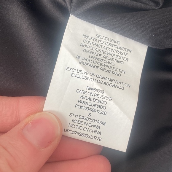 GB silver sequined top with cap sleeves. - Picture 5 of 12